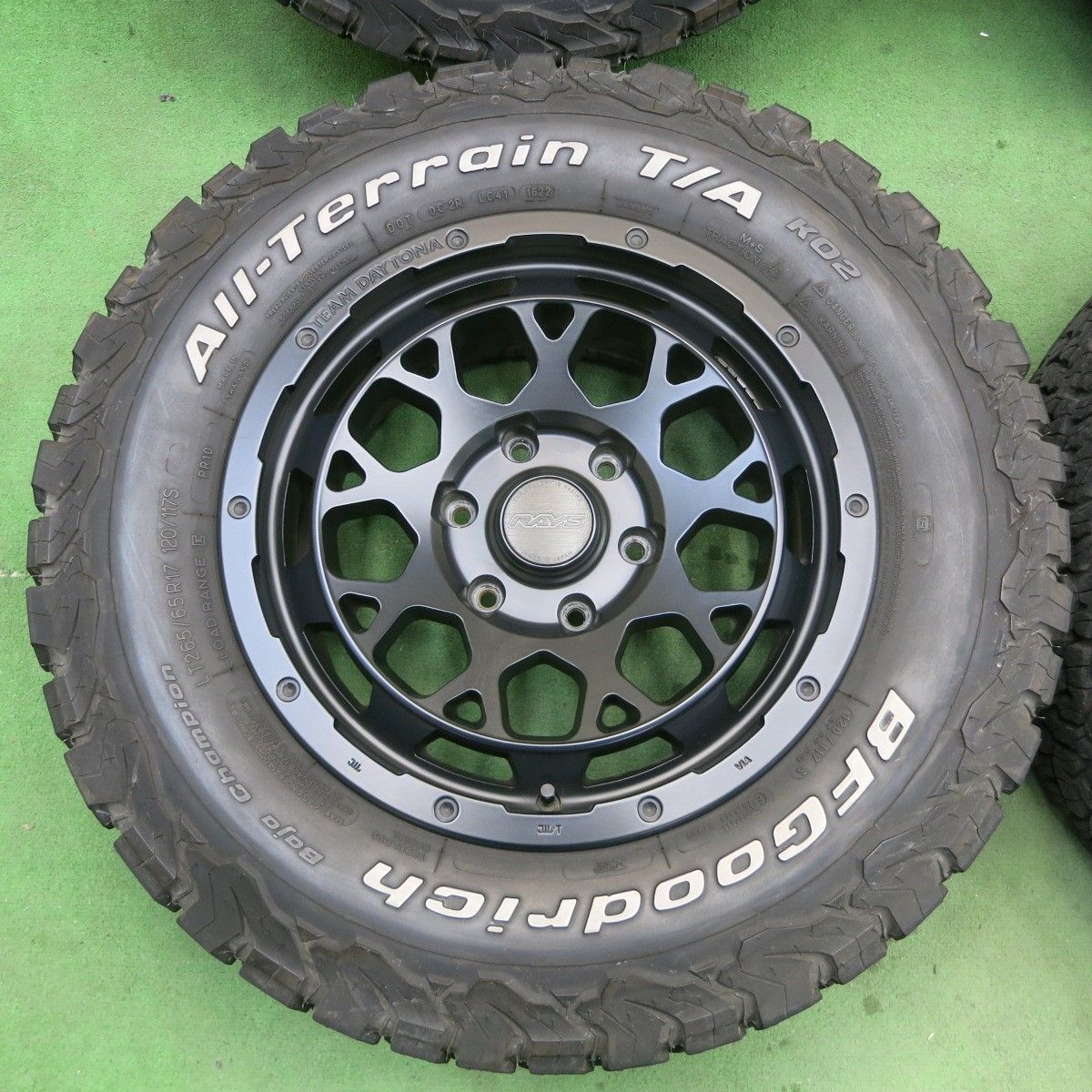 バリ溝！22年！キレイ！9.5分☆RAYS TEAM DAYTONA M9 265/65R17 120 