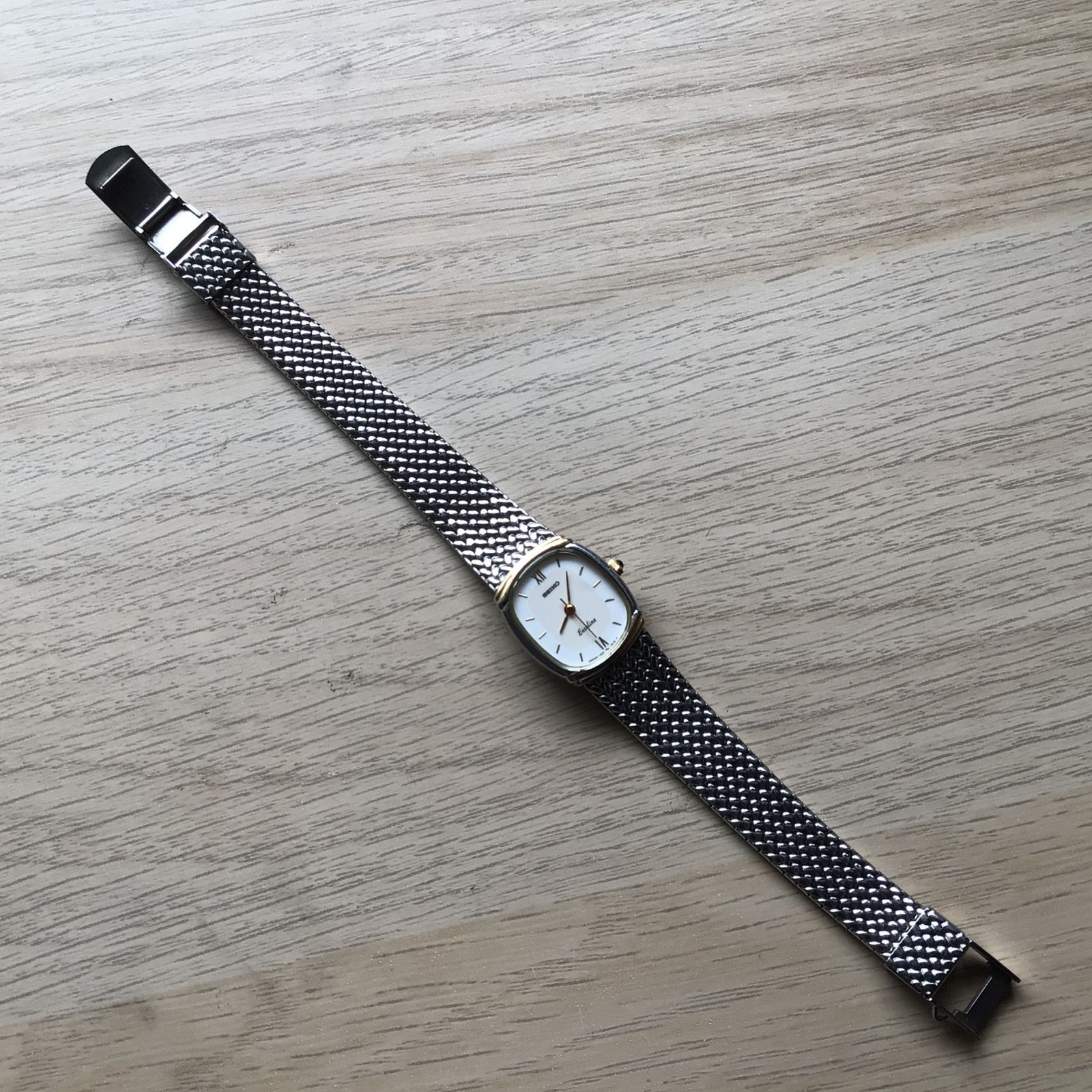 SEIKO EXCELINE】 上品な輝きを放つ レディース クォーツ