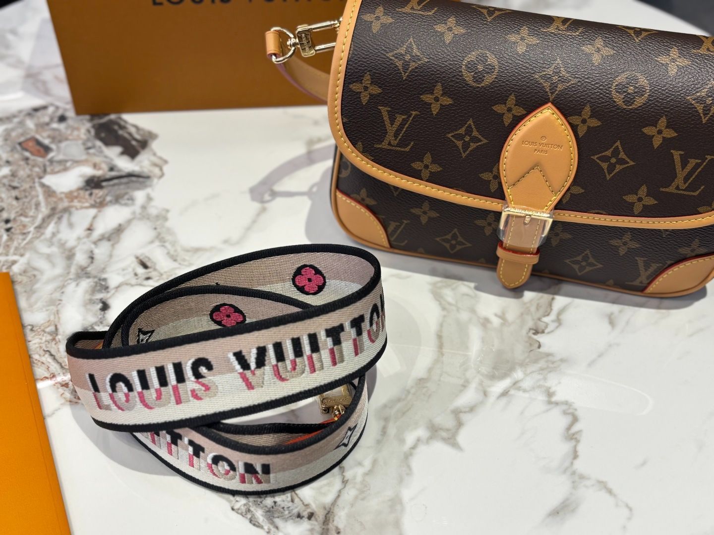 今日特価】LV Diane ファジーボックス 頭層牛皮 折りたたみ