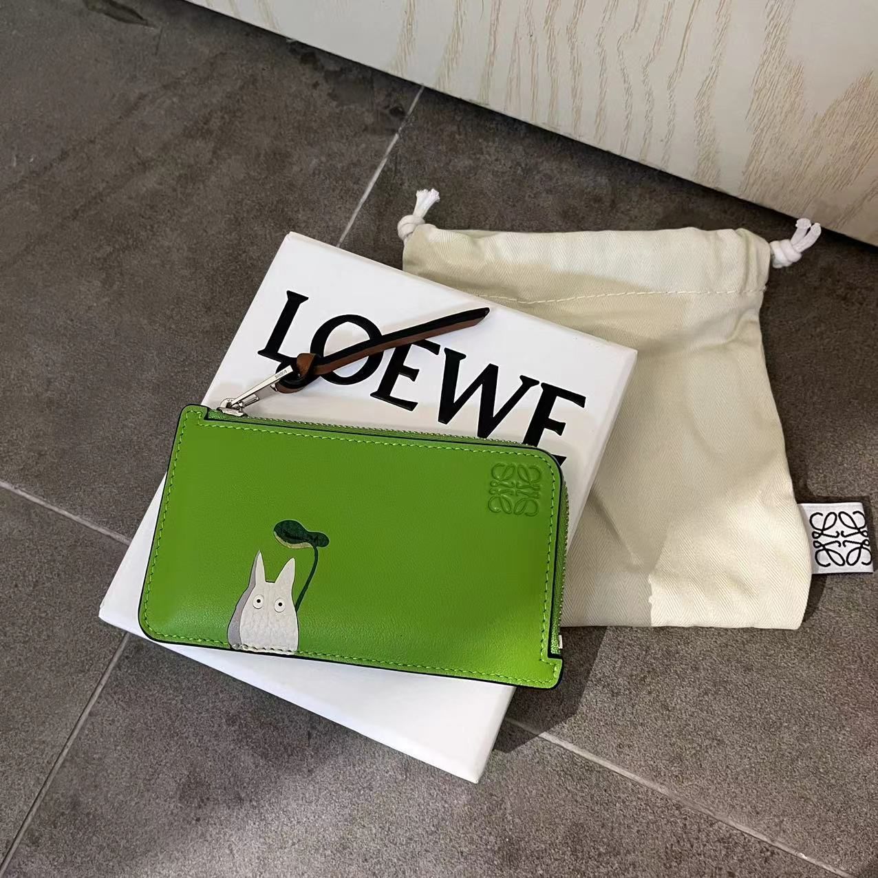ロエベ LOEWE ジブリ トトロ カード コインケース グリーン 新品 ロエベ LOEWE ジブリ トトロ カード コインケース グリーン 新品