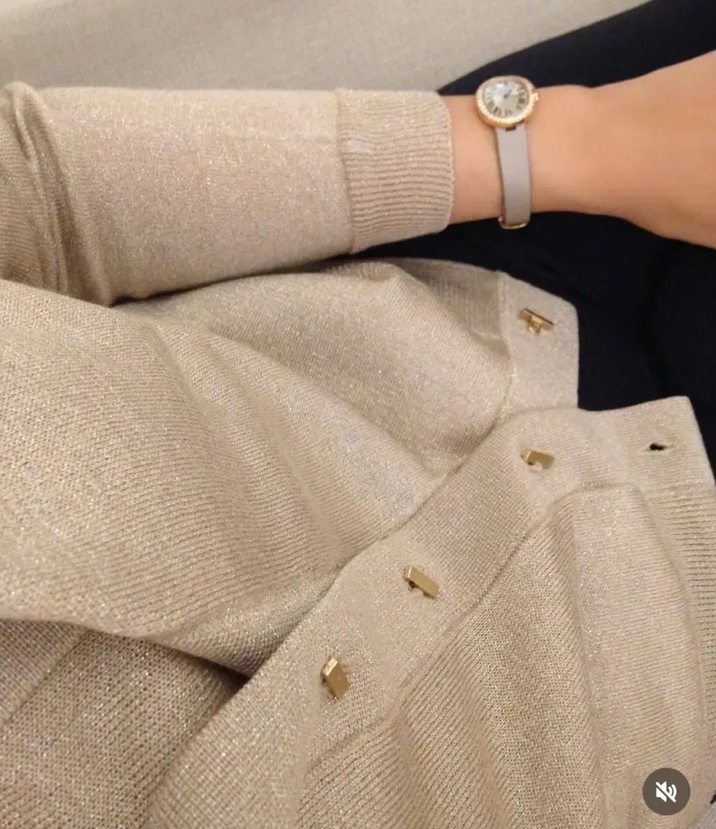 アスティエ ポルタグリッターカーディガン シャンパンゴールド