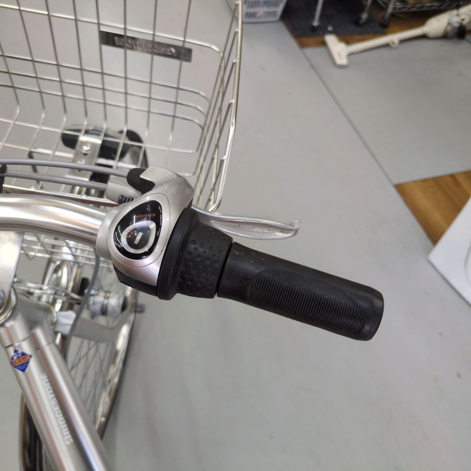 J309 ★小キズ小凹み使用感★軽快自転車★BRIDGESTONE★内装3段★LEDオート★27インチ J309 ☆小キズ小凹み使用感☆軽快自転車☆BRIDGESTONE☆内装3段☆LED