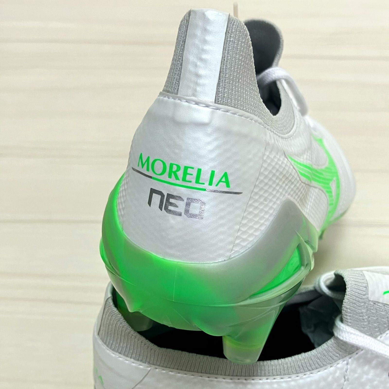 MIZUNO ミズノ モレリアネオ4β エリート フロンティアパック 白 緑