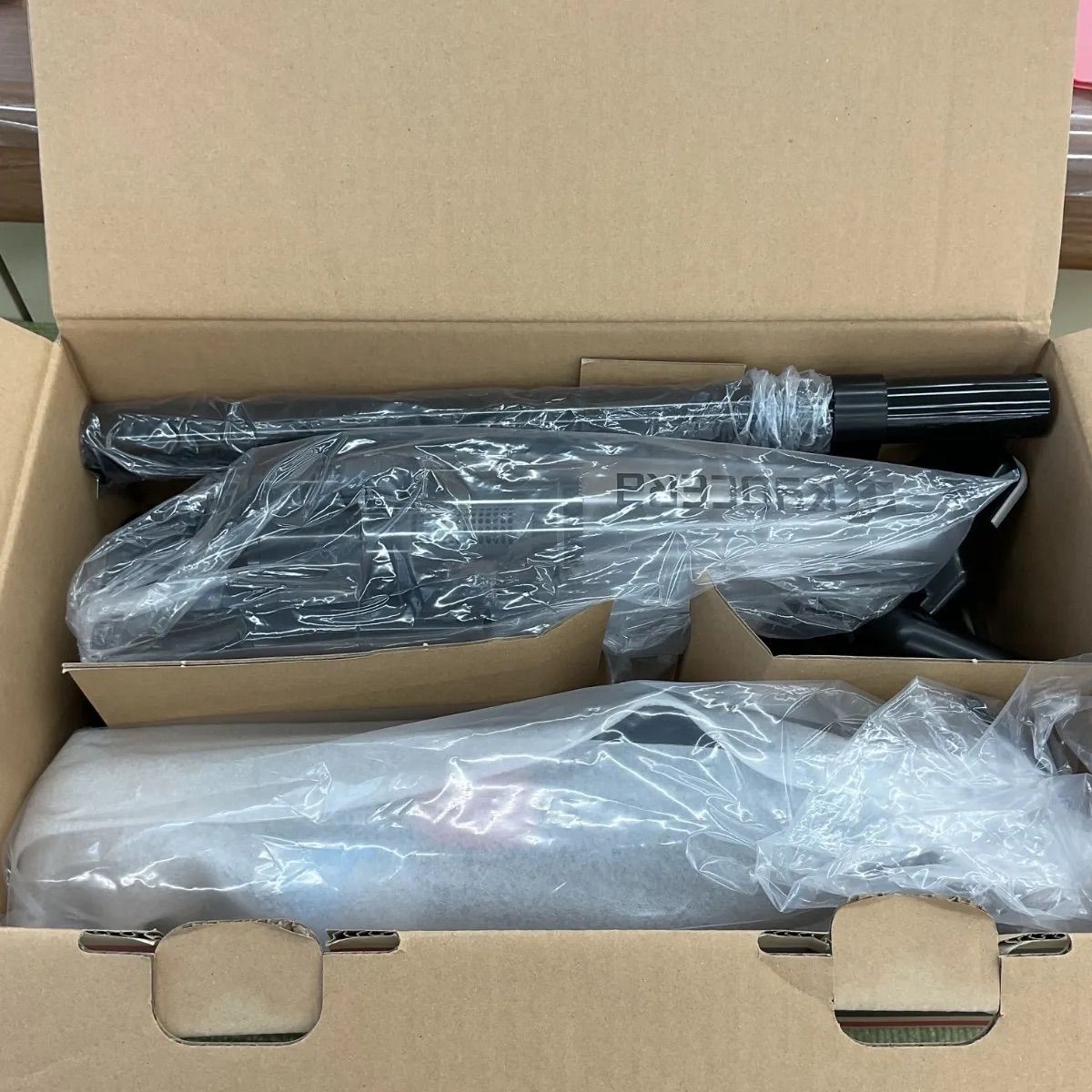 京セラ KYOCERA 充電式クリーナー(黒) DHC180L5(黒)本体のみ 清掃 掃除