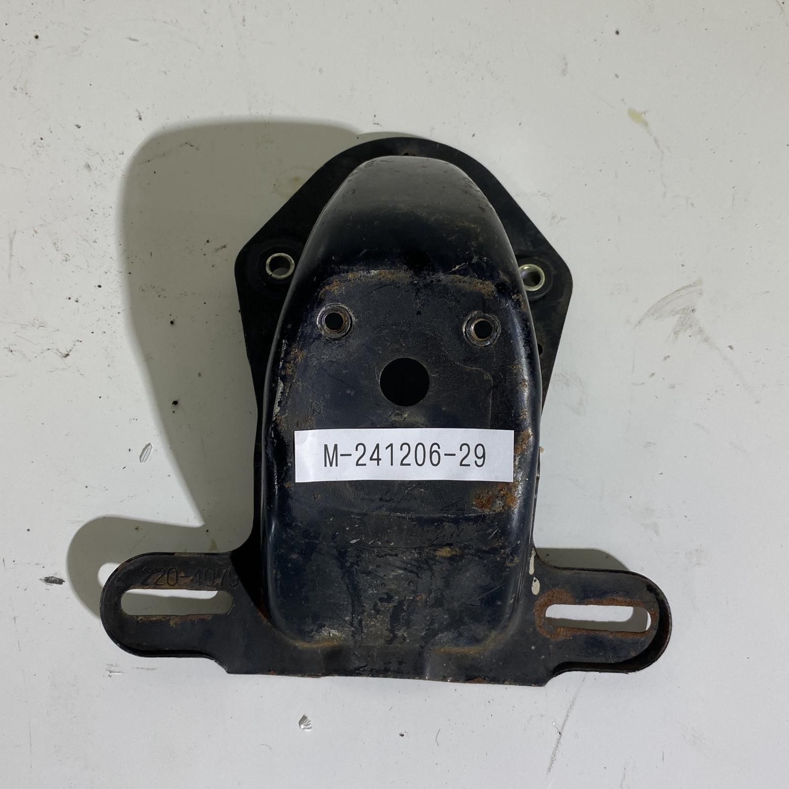 KAWASAKI KZ1000カワサキ テールランプブラケット