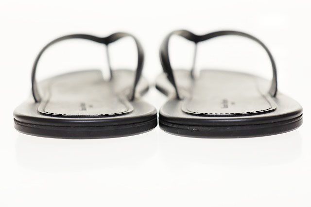 ビ*ー様 【美品】 Maison Margiela Tabiサンダル ブラック メゾンマルジェラ Maison Margiela Tabi FLIP FLOP BLACK SIZE40