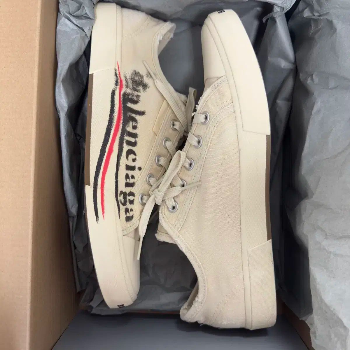 BALENCIAGA バレンシアガ 政治的 パリ スニーカーズ 43 275 280 285 まで 互換