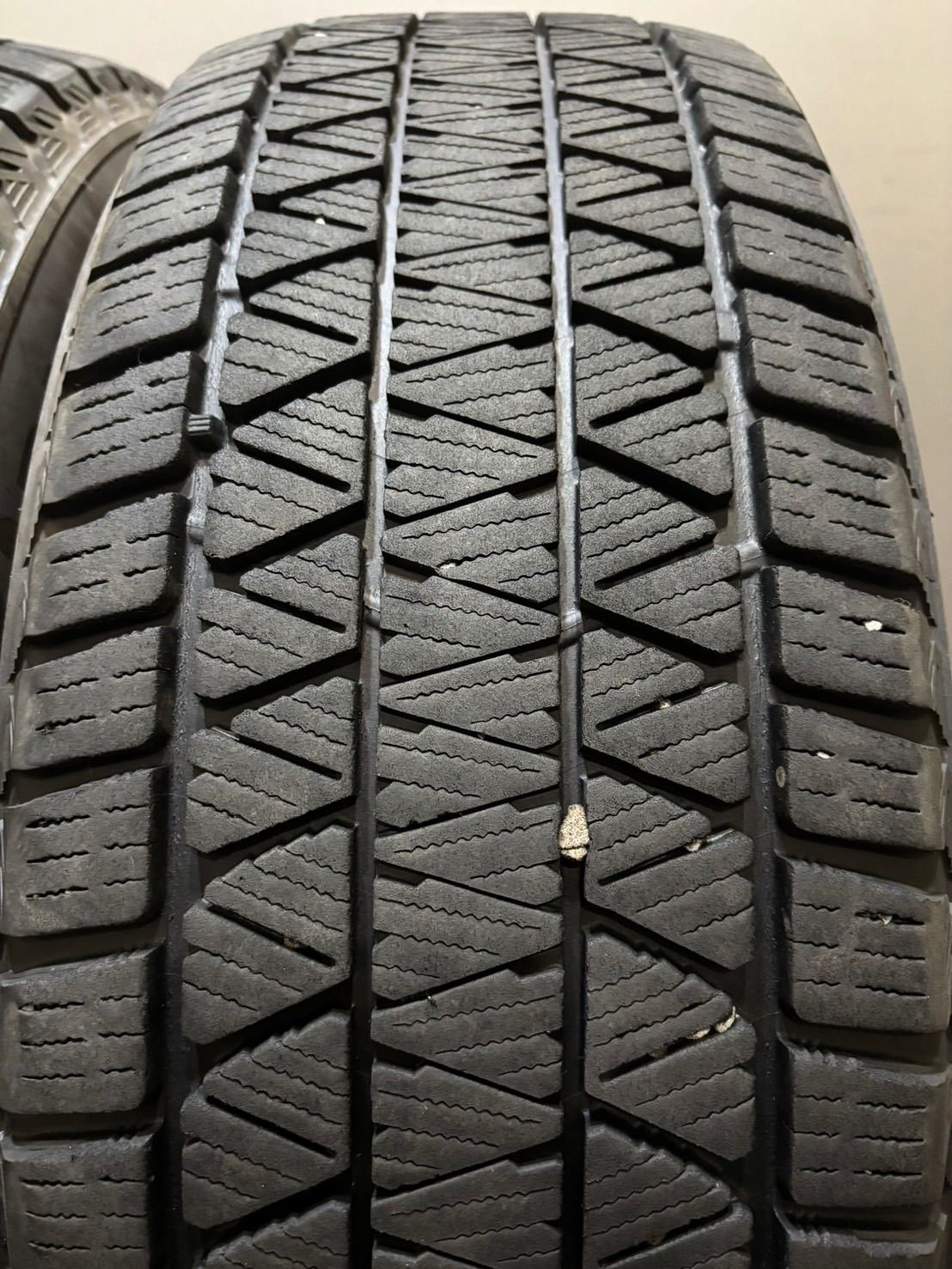 225 60R18 BRIDGESTONE DM-V3 21年製 スタッドレス 4本 ブリヂストン ブリザック ハリアー RAV4 NX 南8-K322