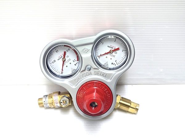 未使用品】 千代田精機 スタウト アセチレン圧力調整器 逆火防止器(SA