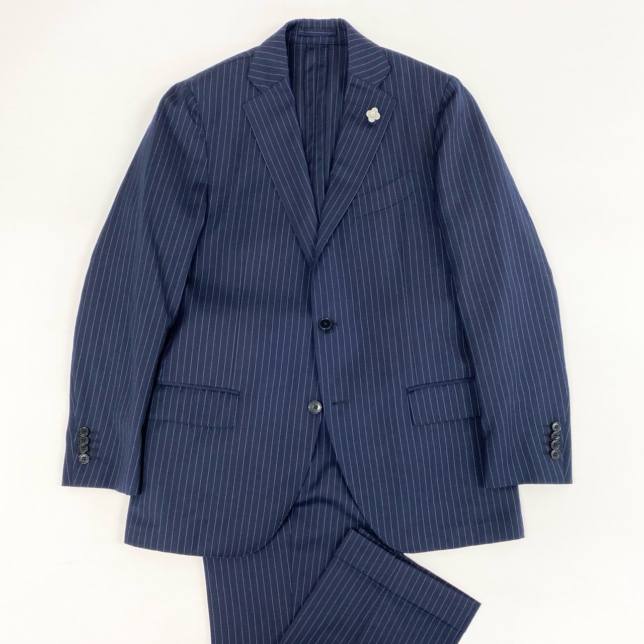 75i8 《美品》 LARDINI ラルディーニ ブートニエール付 セットアップ
