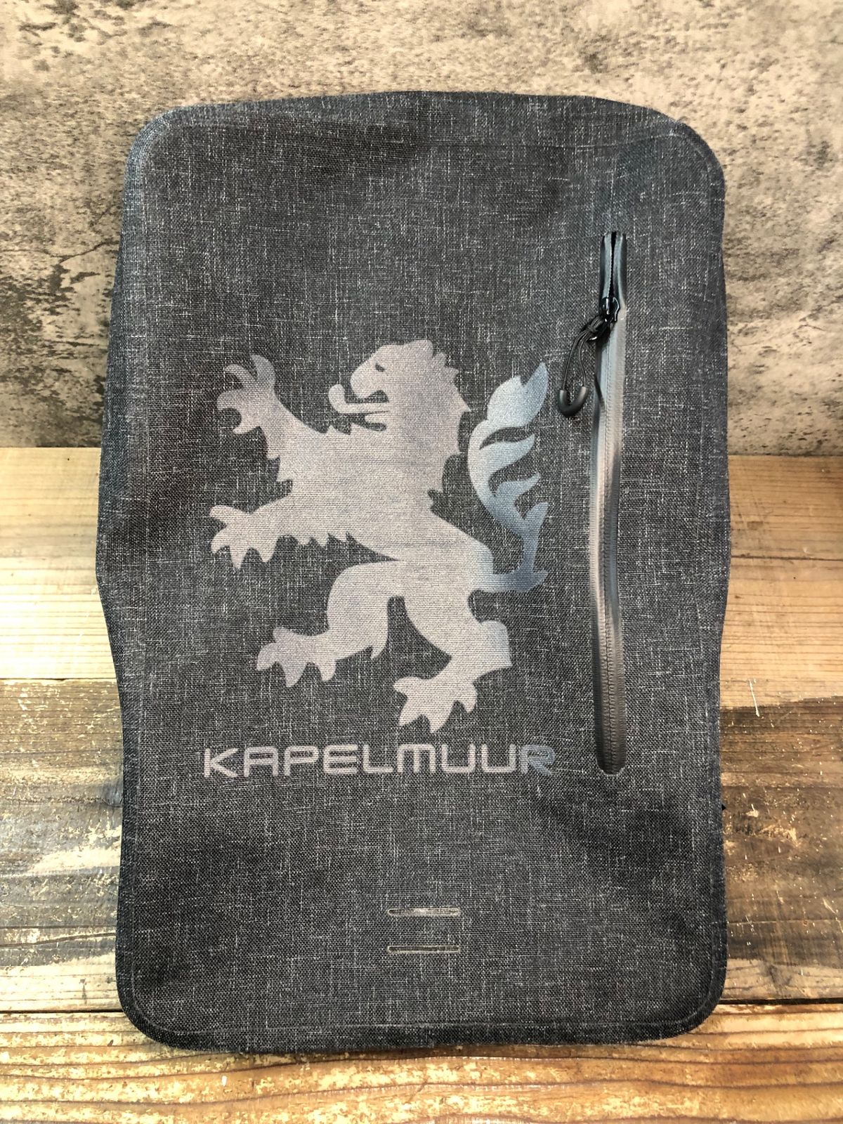 IU667 カペルミュール KAPELMUUR ウォータープルーフ デイパック 15L