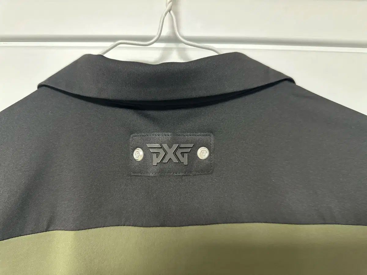 襟付きTシャツ
