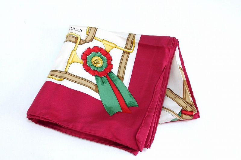 グッチ　インターロッキングG　シルク　スカーフ グッチ | The Art of Silk | シルク スカーフ | GUCCI公式 JP