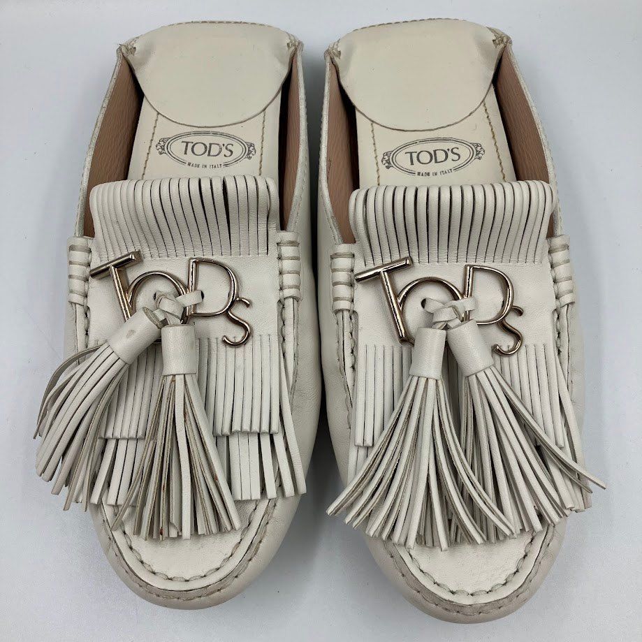 M*o様 TOD'S トッズ タッセル　ローファー 35 TOD's トッズ ローファー ホワイト タッセル サイズ 35 - メルカリ