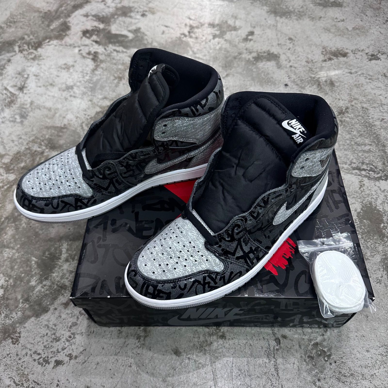 NIKE Air Jordan 1 High OG Rebellionaire ジョーダン1