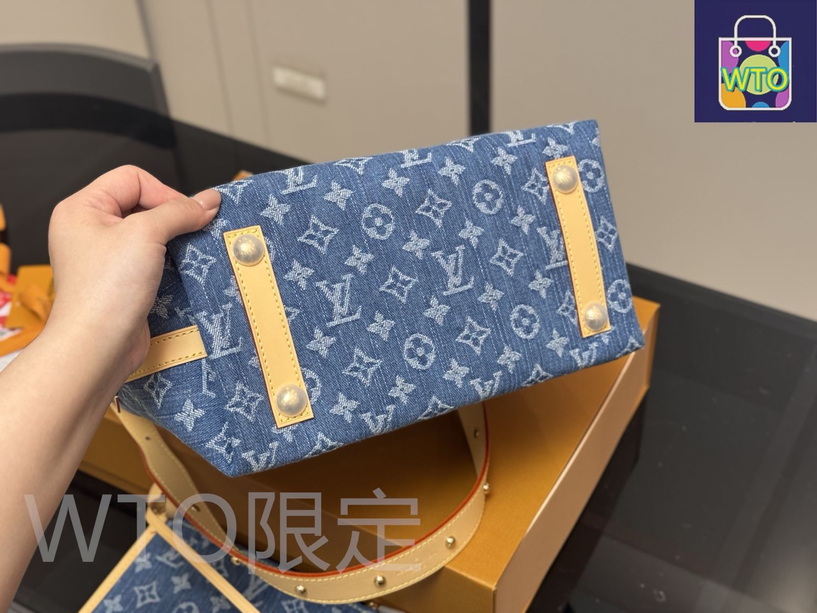 ルイヴィトン　ホリデー限定　バッグ等の箱9箱　大サイズ、中サイズ 楽天市場】ルイヴィトン 財布 レディース 三つ折り LOUIS 正規品