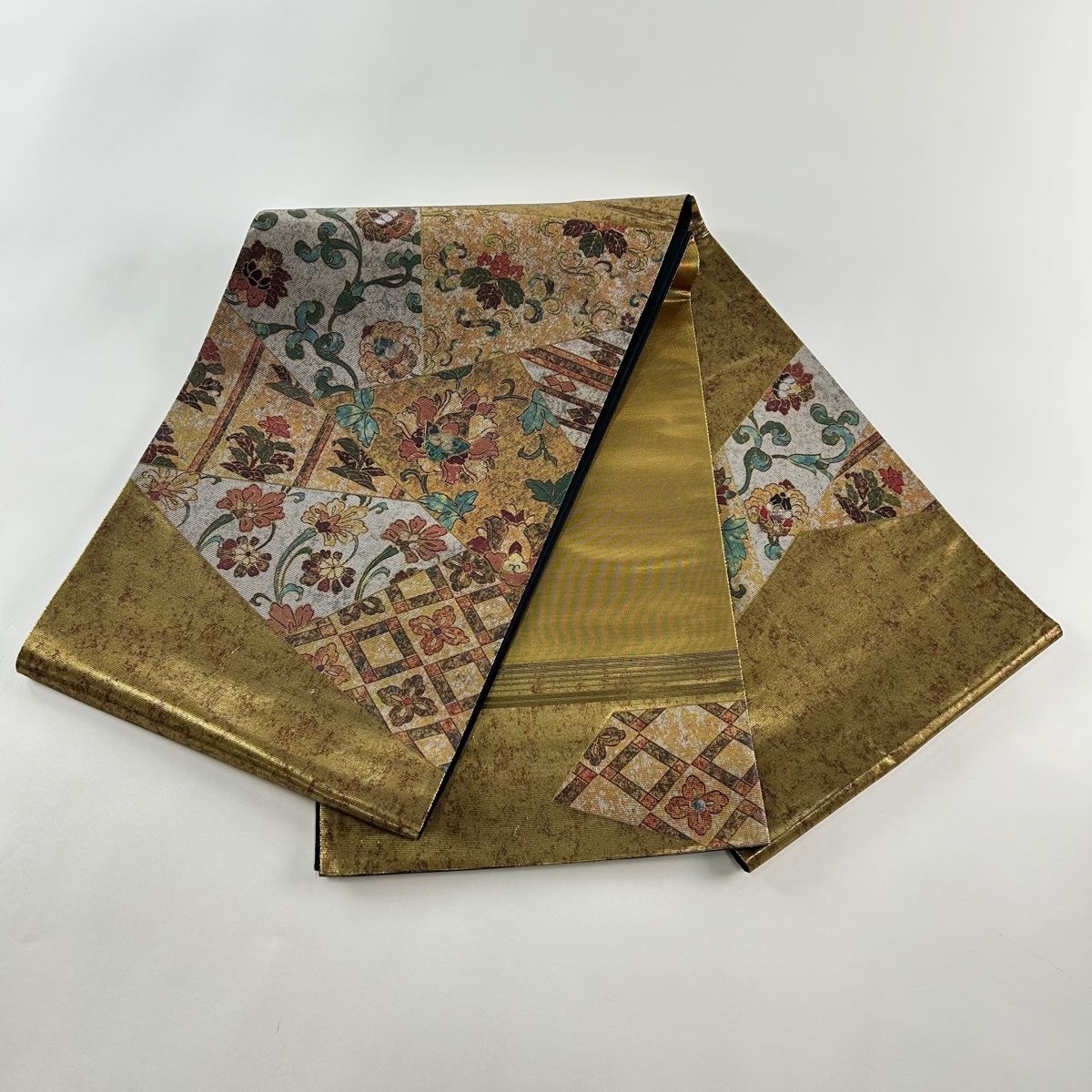 袋帯 美品 秀品 草花 花菱 箔 黄土色 お太鼓柄 正絹 【中古