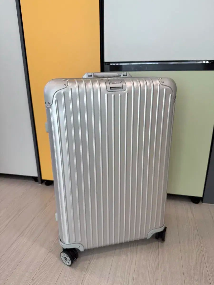 RIMOWA リモワ トパーズスーツケース 70L 4輪 アルミ製シルバー