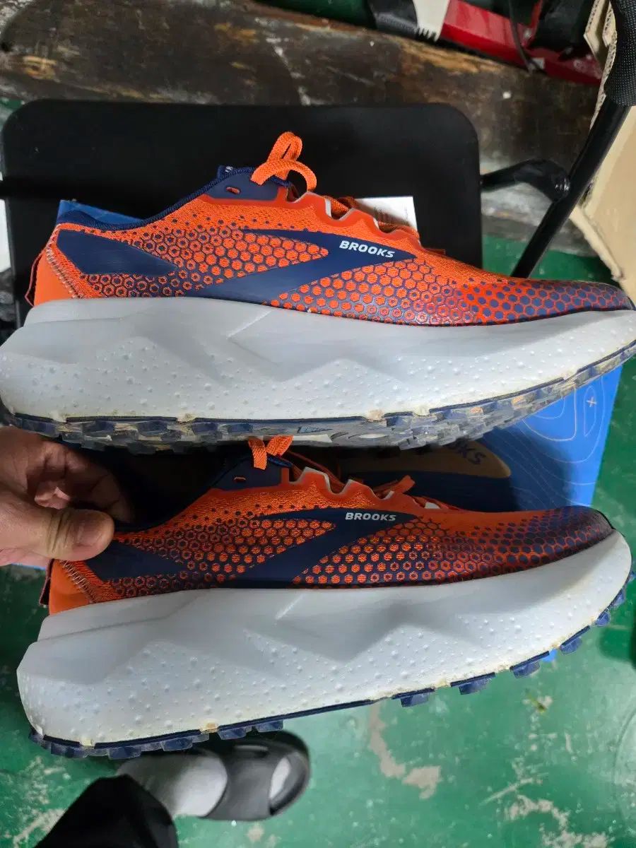 ブルックス カルデラ 6 トレイル ランニングシューズ 290mm