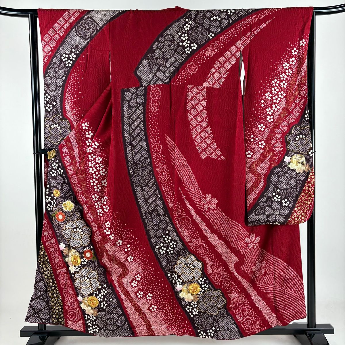 振袖 身丈158cm 裄丈63cm S 袷 草花 糸巻き 金糸 絞り 赤 正絹 秀品