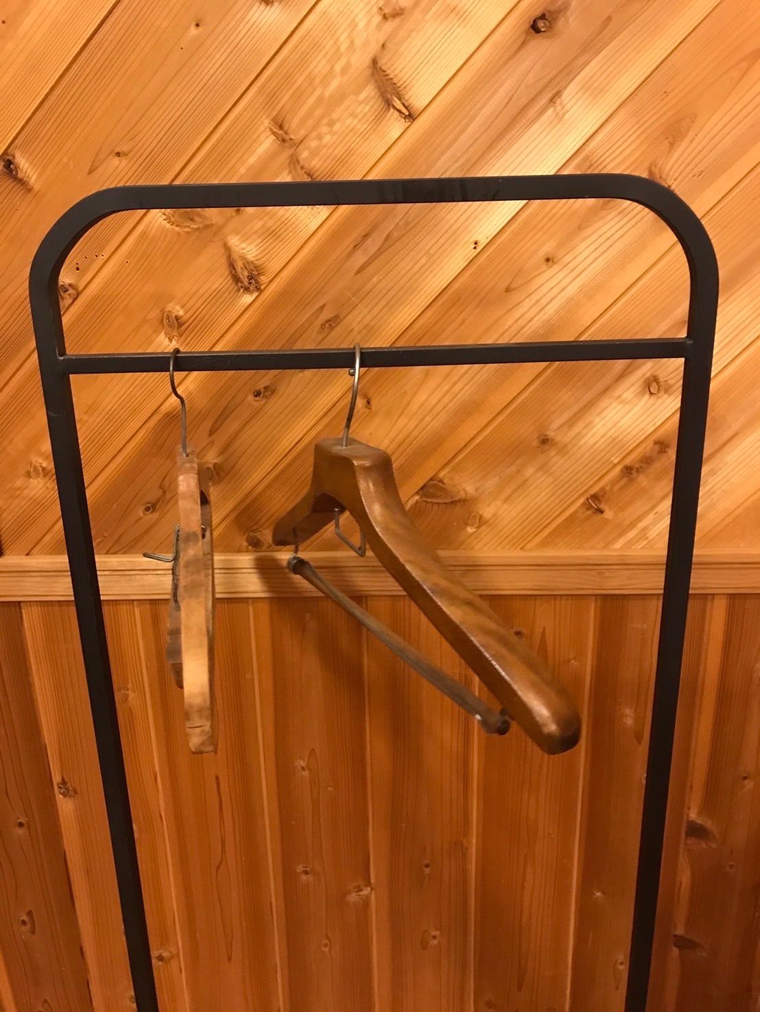 【アイアン職人】 アイアン無垢　大正ロマン　ハンガー　　オーダーサイズ変更OK アイアン職人】 大正ロマンハンガー 全て手曲げ アイアン 角無垢 12