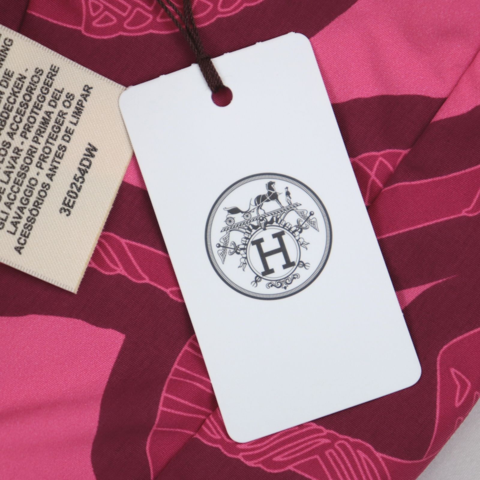 新品タグ付き♪HERMES 23SS 鐙の幻想 ナイロンパーカー ピンク 36 未使用 エルメス 23SS 鐙の幻想 ジップアップナイロンジャケット
