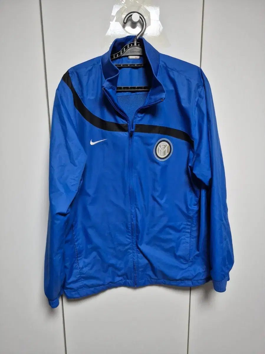 【雷市場（ポンジャン）商品韓国直送】 Nike(ナイキ） 95 サイズ インテルミラノ ジャージ ウインドブレーカー トラックトップス 出品