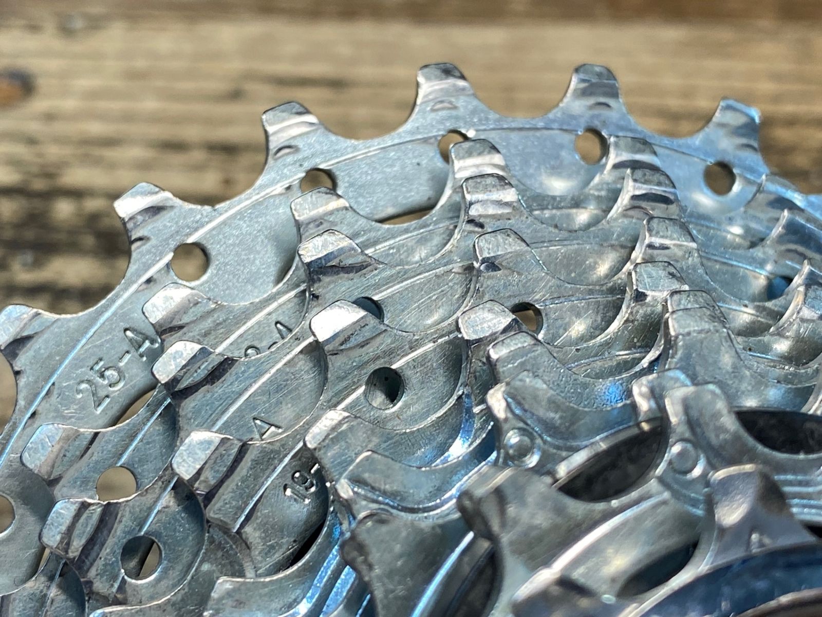 Campagnolo Veloce 10s スプロケット 12-25 Amazon.com : Campagnolo Veloce 10 Speed Cassette - Silver