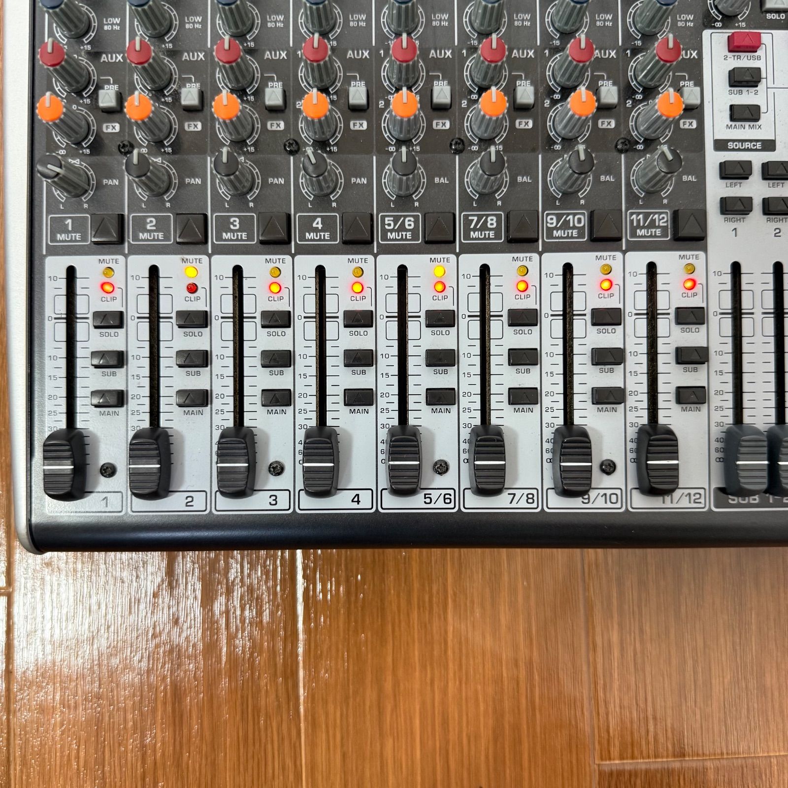 ベリンガー Behringer XENYX X1622USB ミキサー Amazon.com: Behringer Xenyx X1622USB Mixer with USB and