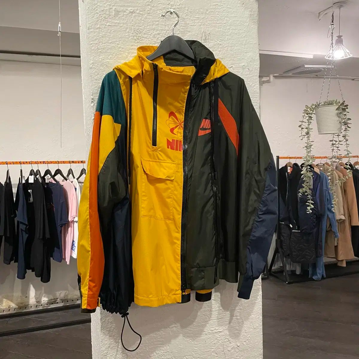 【雷市場（ポンジャン）商品韓国直送】 SACAI(サカイ) x Nike(ナイキ） リメイク ウインドブレーカー ジャケット