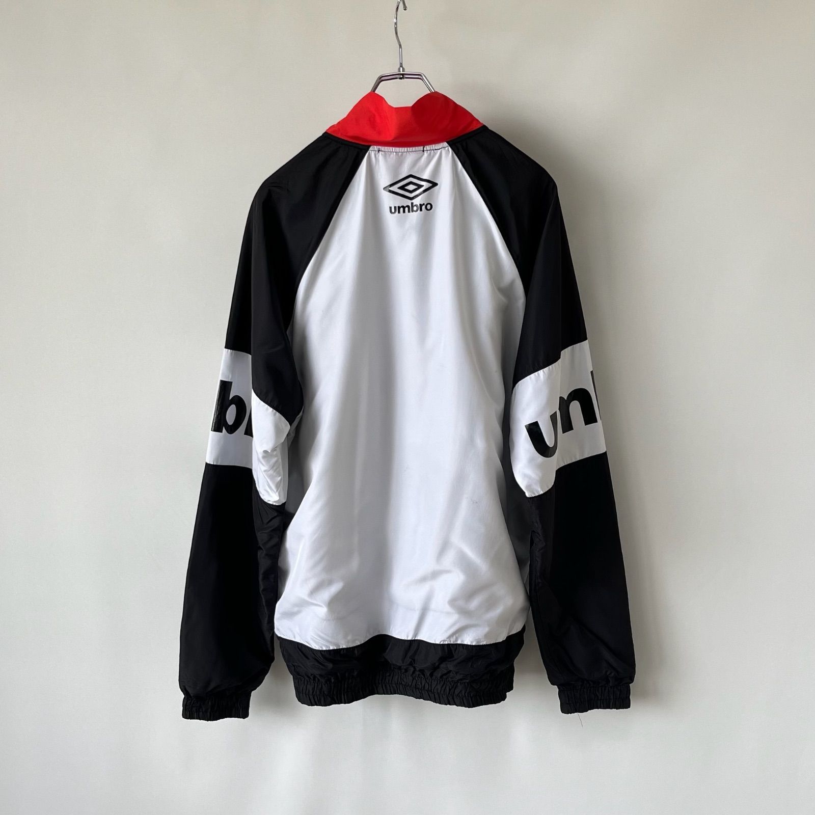 00s アンブロ ナイロンジャケット ダイヤロゴプリント umbro