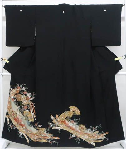 【着物】黒留袖 五つ紋 比翼仕立 刺繍 扇子に尾長鳥文 身丈約160cm 裄丈約66cm 25z06-3271 一輝堂】【着物】黒留袖 五つ紋 比翼仕立 刺繍 扇子に尾長鳥文 身丈約