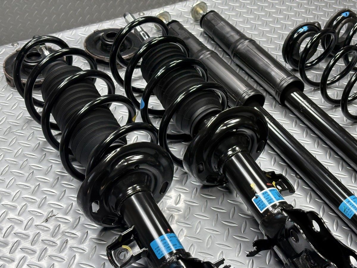 送料無料DG5 ホンダ WR-V 純正 サスキット 品番51610-31X-J021|51620-31X-J021|52610-31X-J021 ショックアブソーバー 25060054