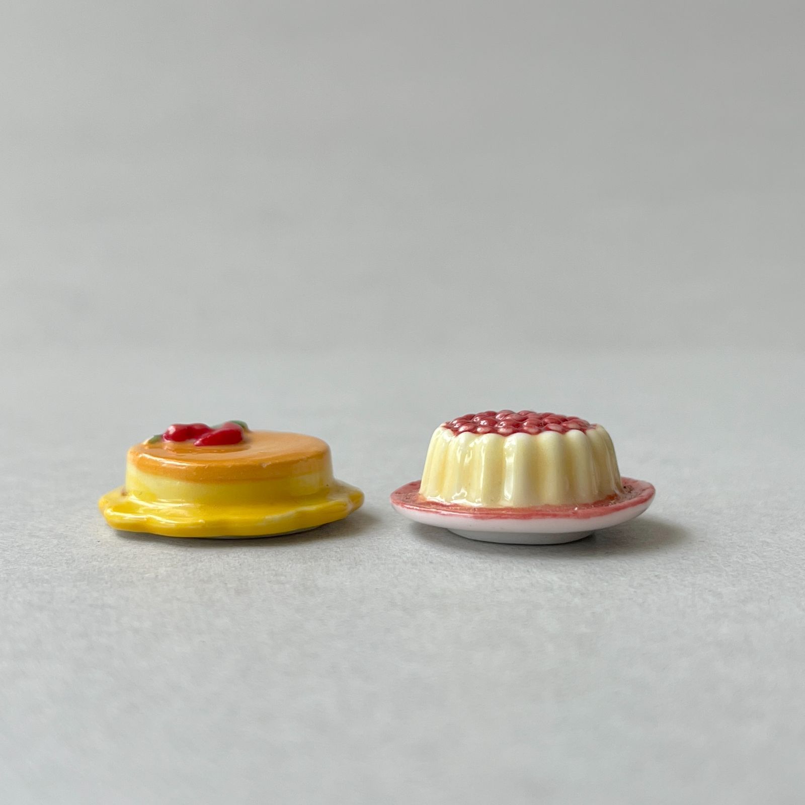 フェーヴ ティーセットとスイーツ 5個 フランス フェーブ ミニチュア