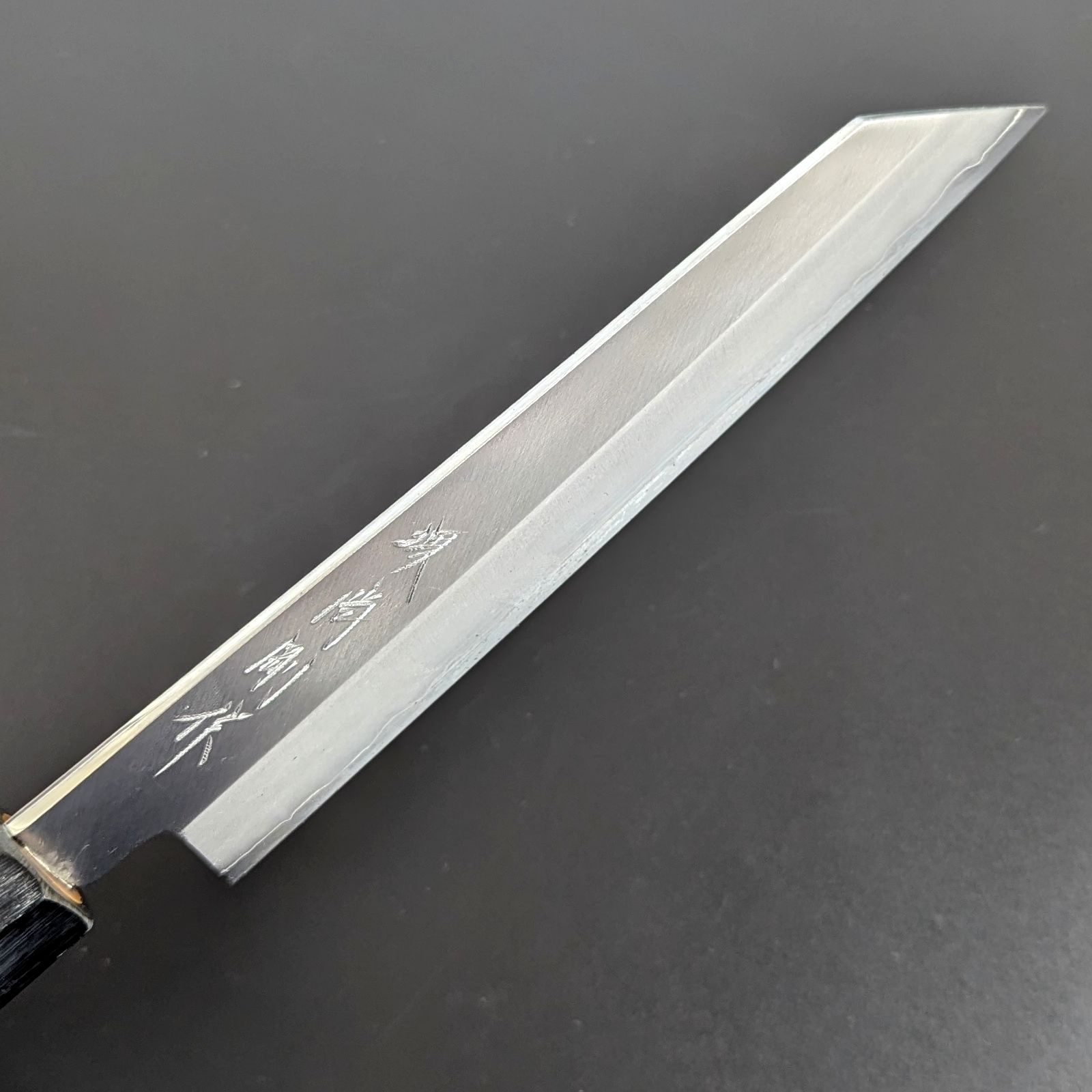 山塚刃物 銀三 霞仕上げ 切付三徳 180mm 朴八角柄 - メルカリ