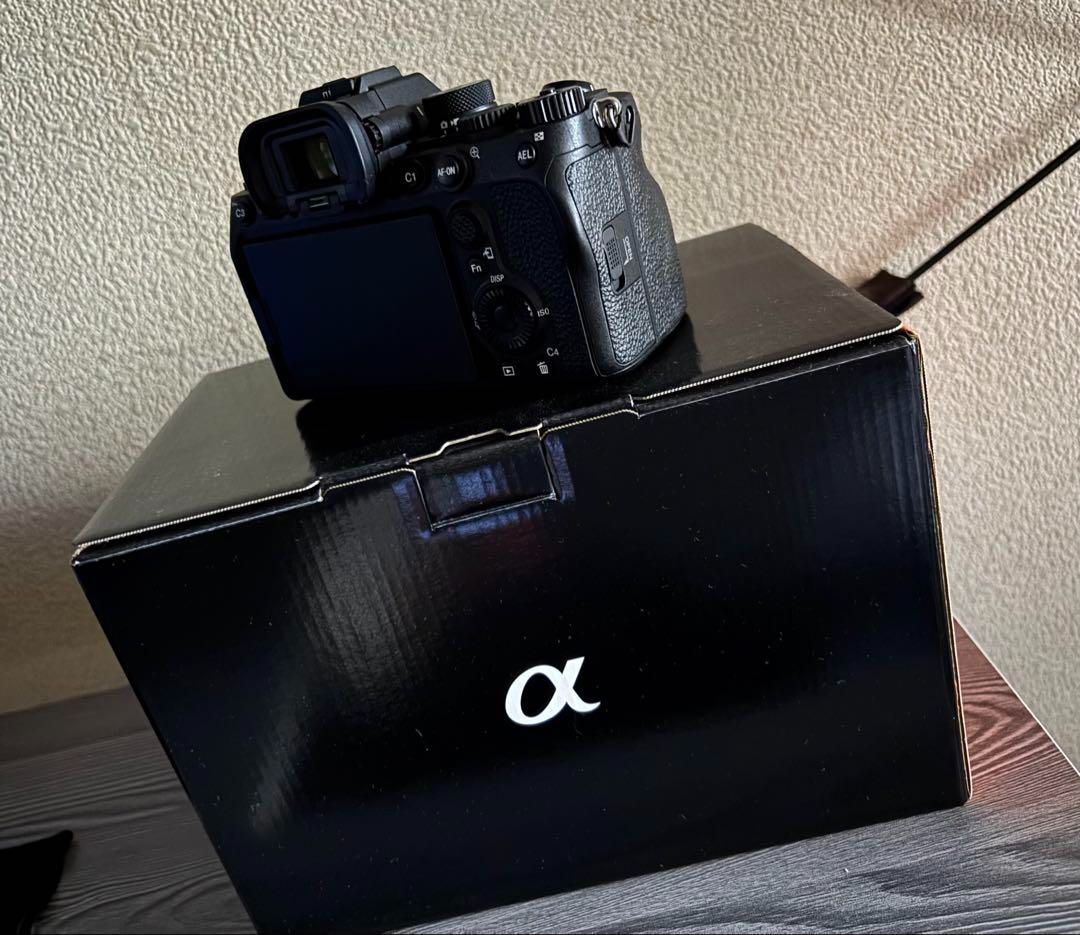 シャッター回数約900回 SONY α7IV ミラーレスカメラ 本体 - メルカリ