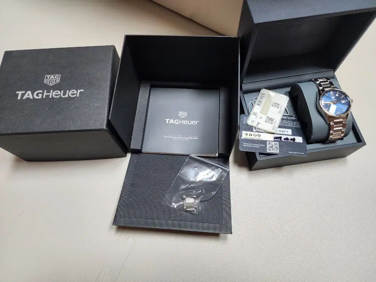 TAG Heuer タグホイヤー カレラ クォーツ 39mm 青文字盤