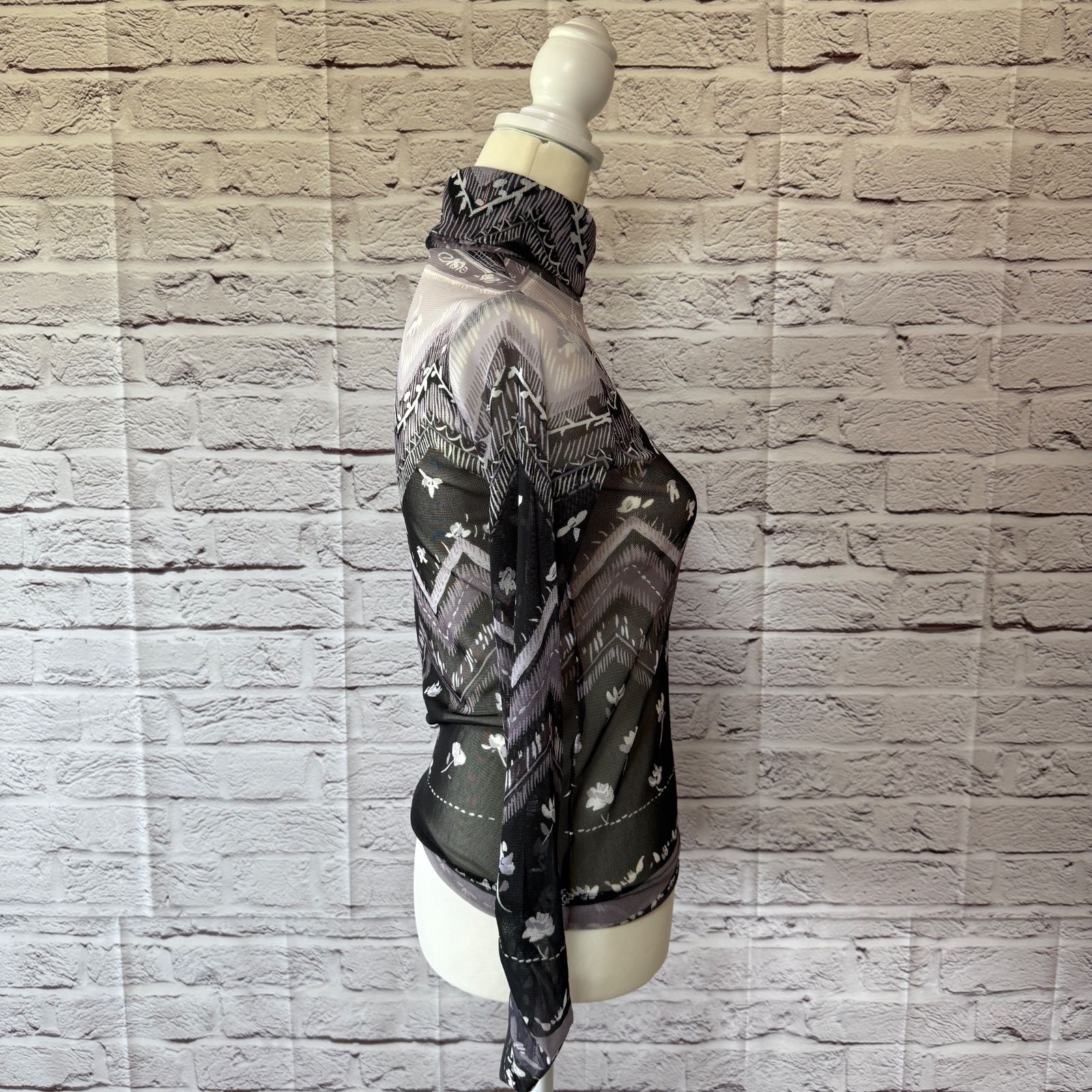 極美品【LEONARD】レオナール シアー モノトーン柄 花柄