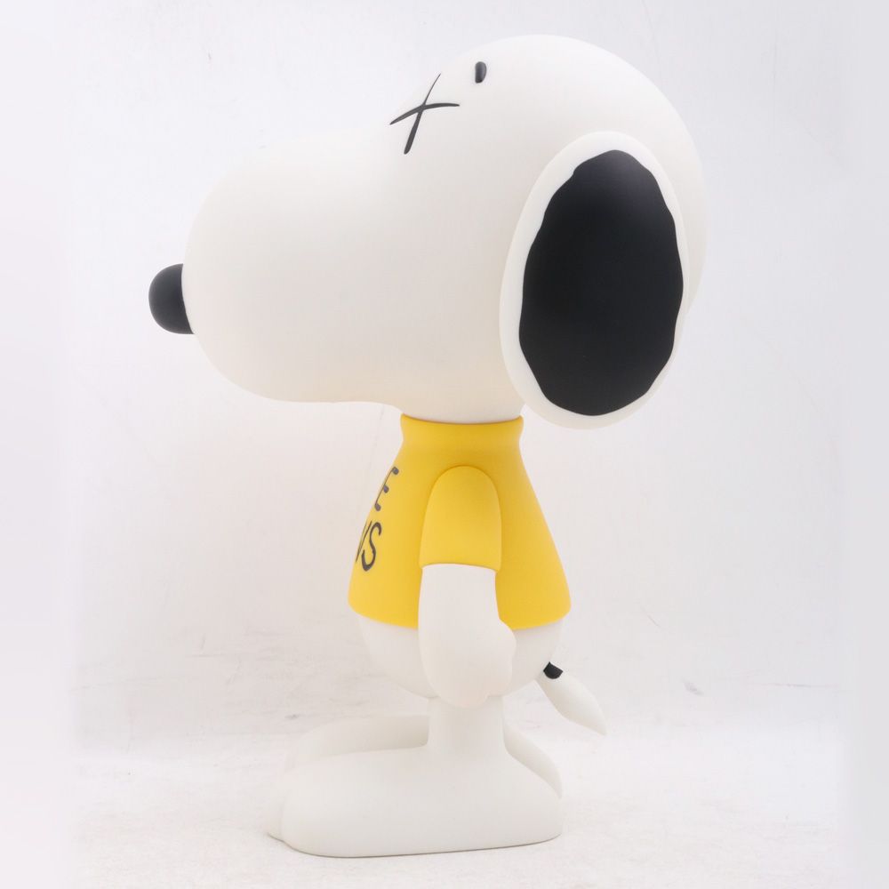 未使用 KAWS × PEANUTS スヌーピー ソフビフィギュア - メルカリ