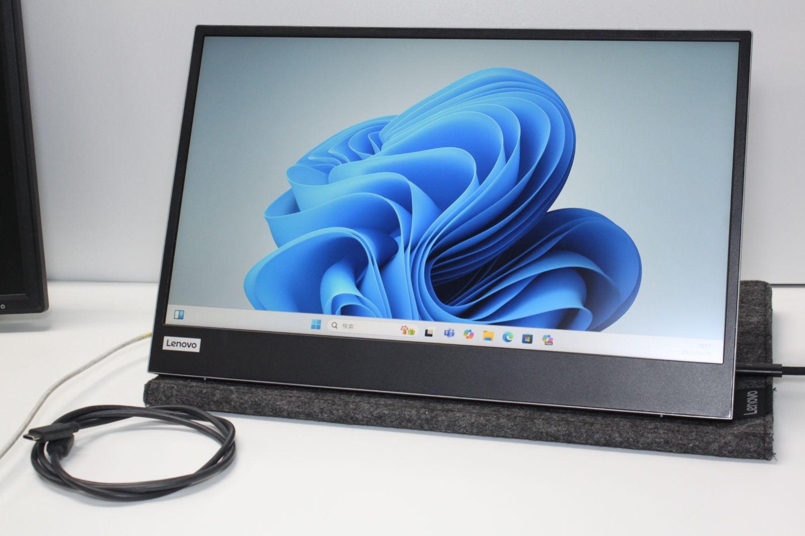 Lenovo/L15/モバイルモニター/15.6インチ ④ - メルカリ Lenovo/L15/モバイルモニター/15.6インチ ④ - メルカリ