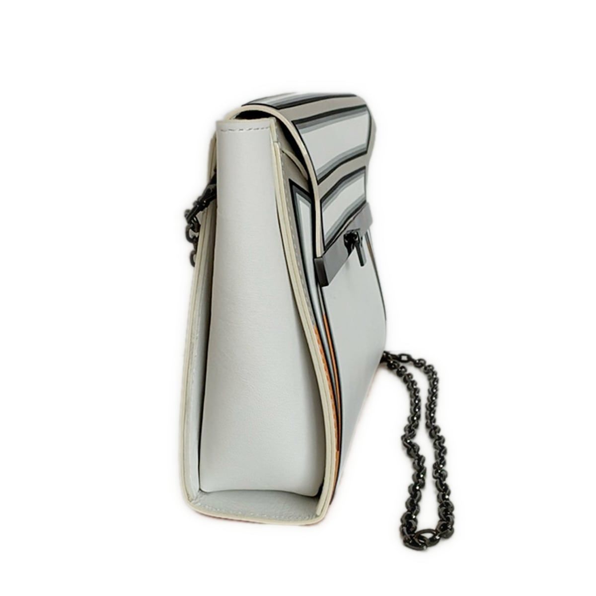 ISSEYMIYAKE(イッセイミヤケ) ショルダーバッグ美品 ガストン 白  