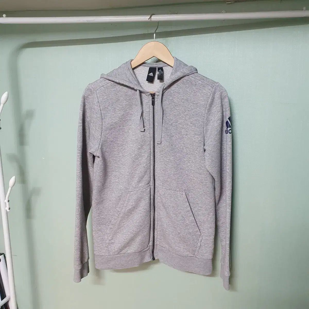 adidas(アディダス) 裏起毛 フード付き ジップアップパーカー 95