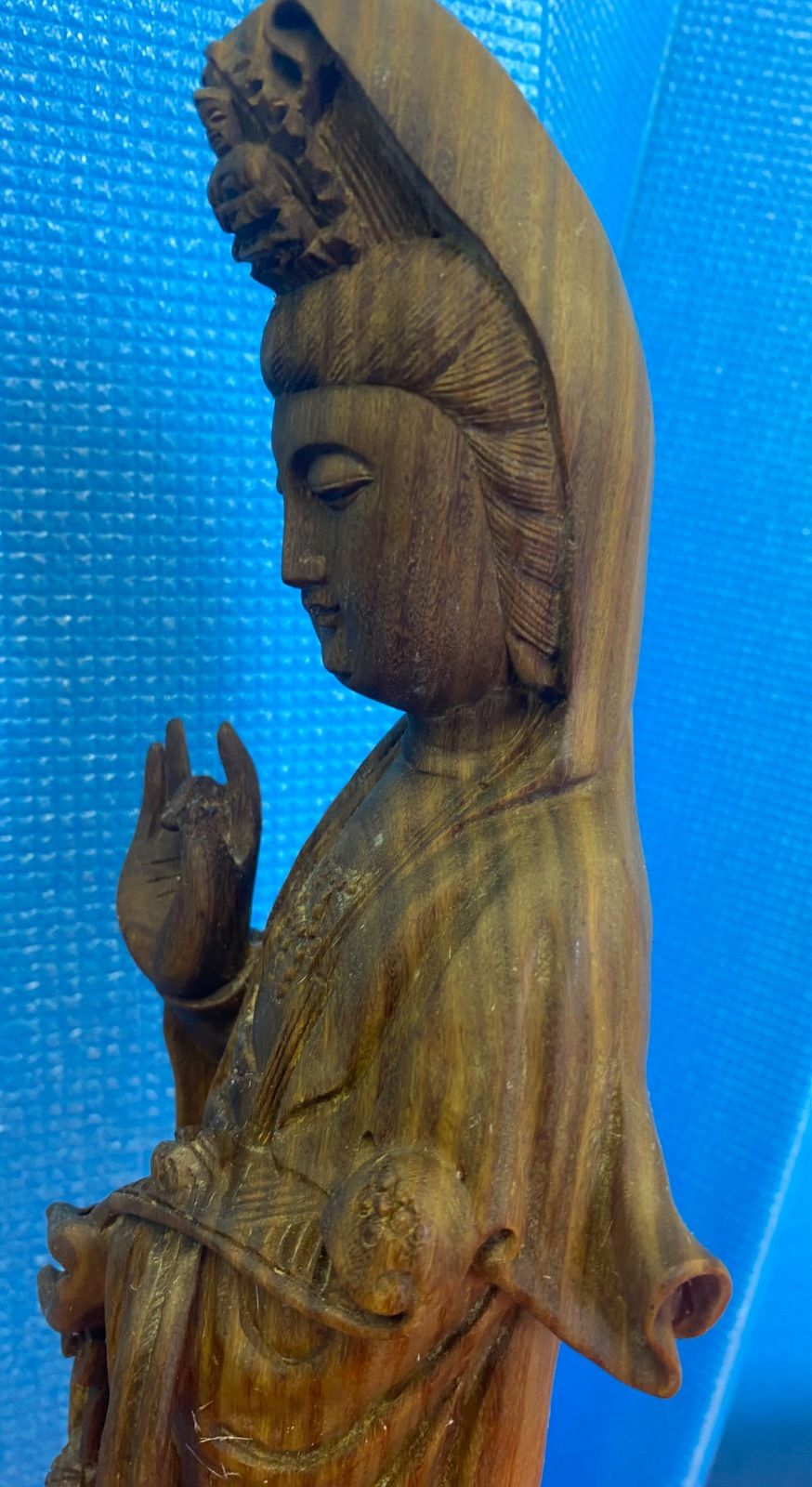 精巧な彫刻如意持て観音様　宝石の木（緑檀）彫刻　一刀彫り　仏像　木彫り 精巧な彫刻如意持て観音様 宝石の木（緑檀）彫刻 一刀彫り 仏像