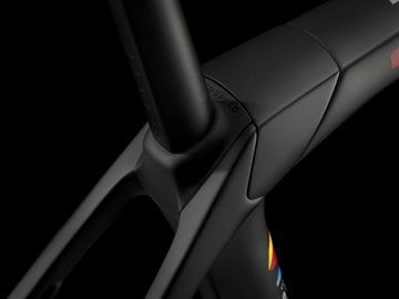 TREK　25’DOMANE SLR 7 Gen4（Ultegra Di2 2x12s） ロードバイク　Trek Black (#00661733)