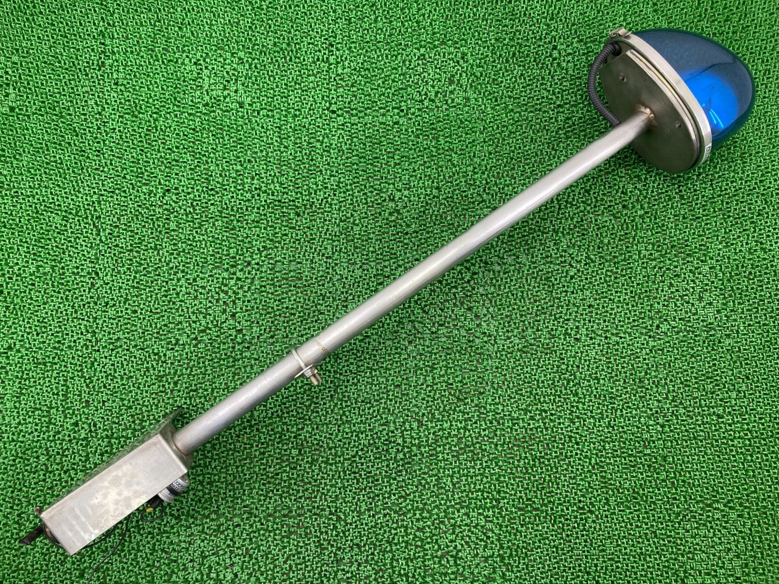 人気定番，正規品 PATLITE製ハーレー パトライト 青 社外 バイク 部品 SKFM-101 ポール付回転灯 流線型 12V 3.0A 修復素材やカスタム素材に 【中古】 44 ライト・ウィンカー