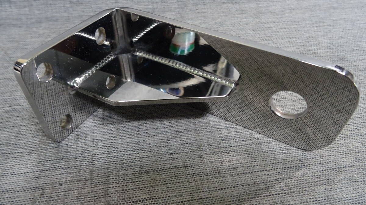 ギガ/クオン乗りのお客様(^▽^)/ 汎用アンテナ取付ステー100