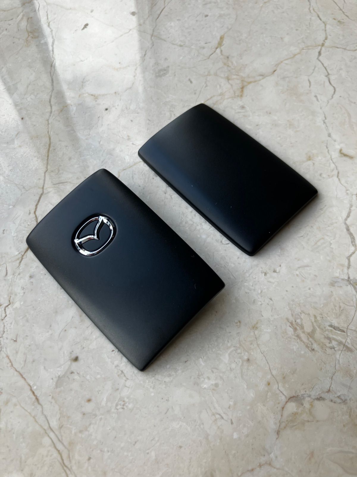 送料込み！Mazda セレクティブ キーシェル &カーボン調キーシェル