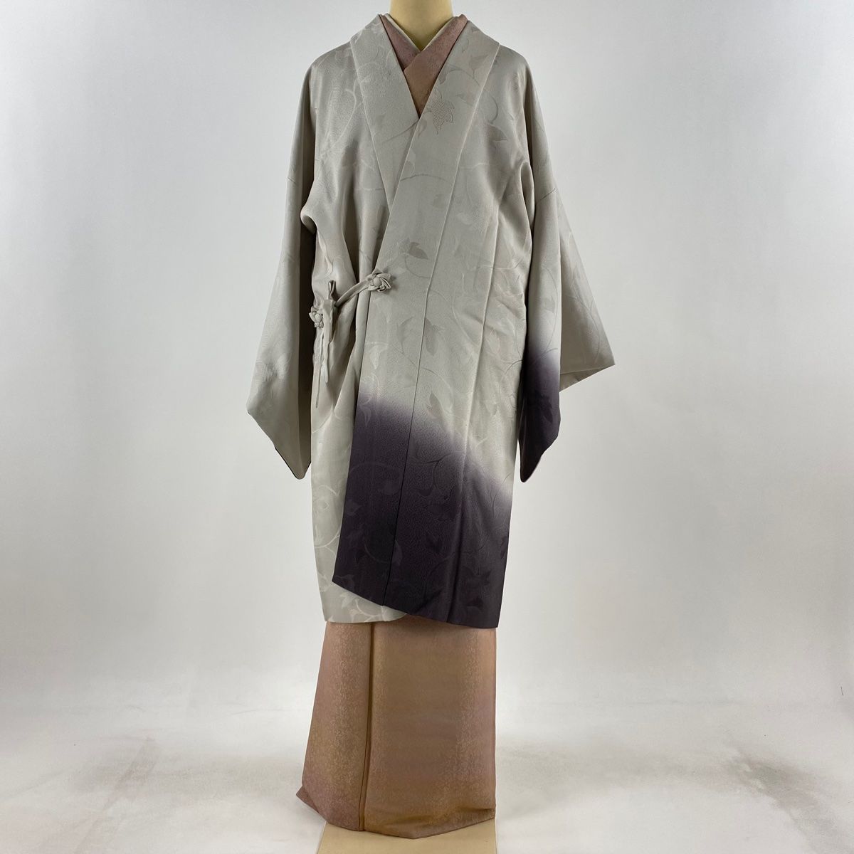 道中着 身丈102.5cm 裄丈68.5cm L 和装コート 地紋 裾ぼかし 灰色 正絹 名品