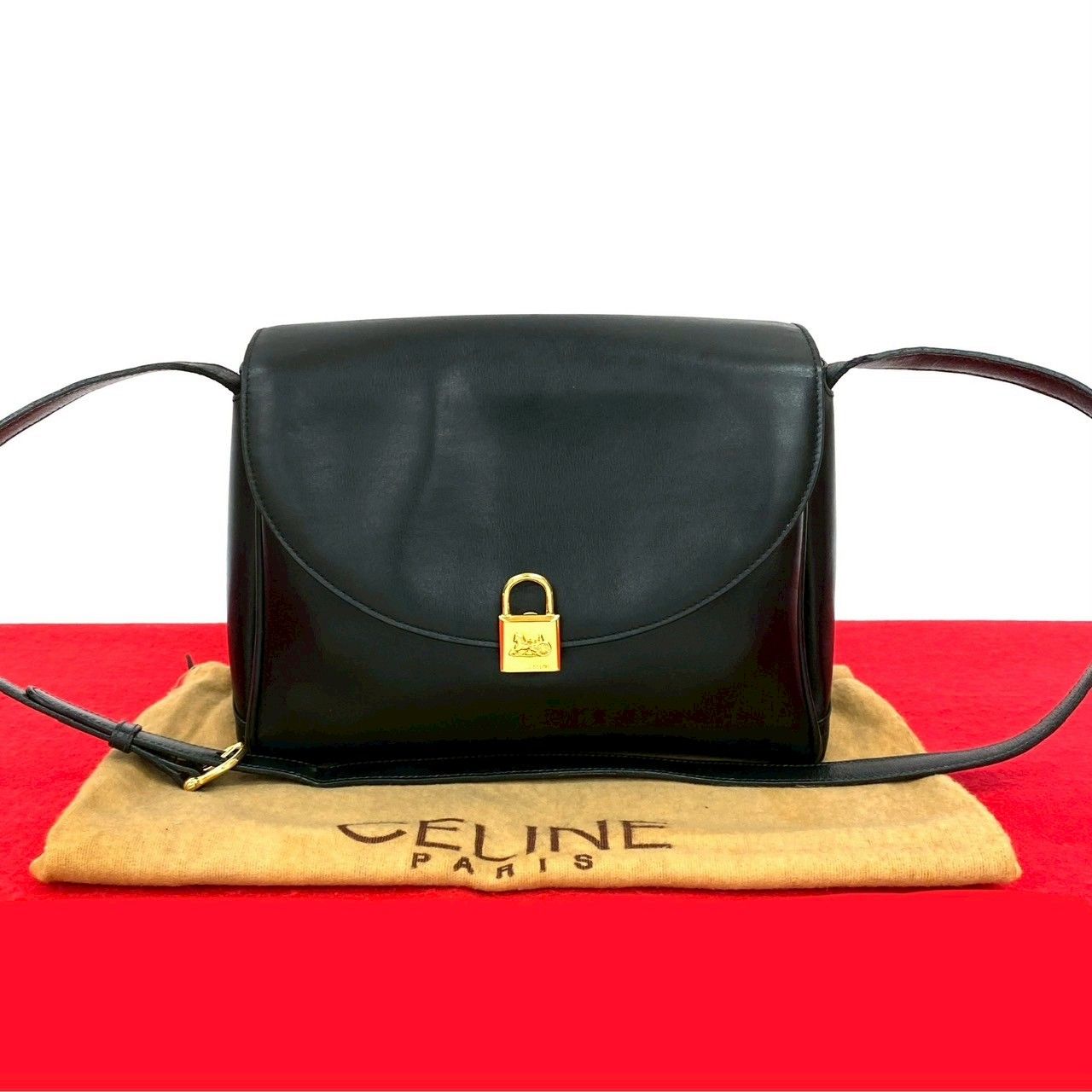 未使用保管品 セリーヌ ロゴ 金具 レザー ショルダーバッグ ポシェット 黒 CELINE - 本物 セリーヌ CELINE 馬車金具 ショルダーバッグ