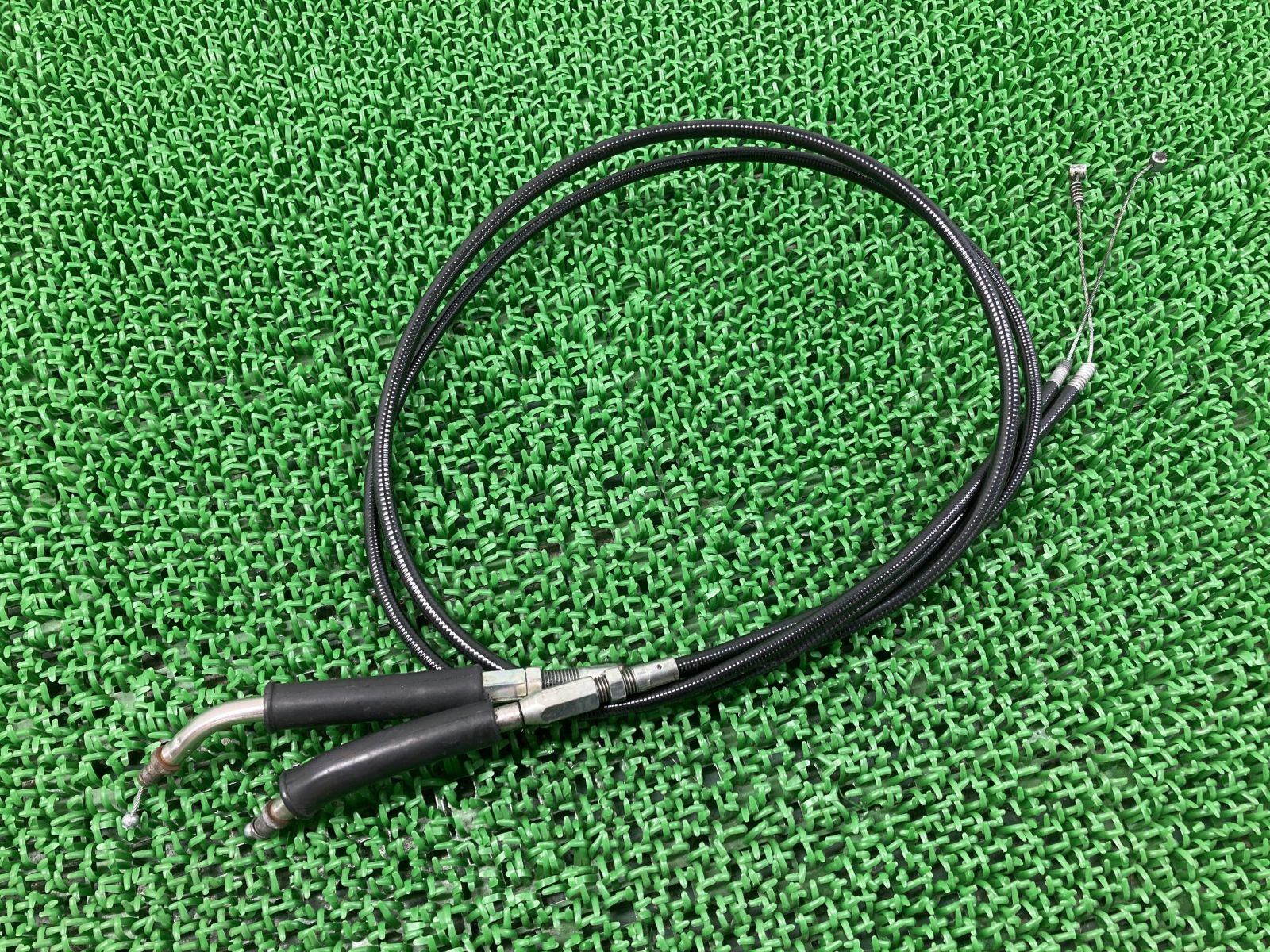 スポーツスター スロットルケーブル ハーレー 純正 中古 バイク 部品 XL883 XL1200 全長1100mm 断線無し 車検 Genuine